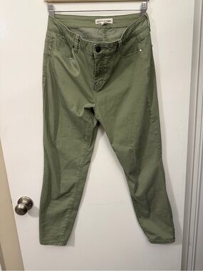 Artisan Ny Green Women's Capri Pants Size 8